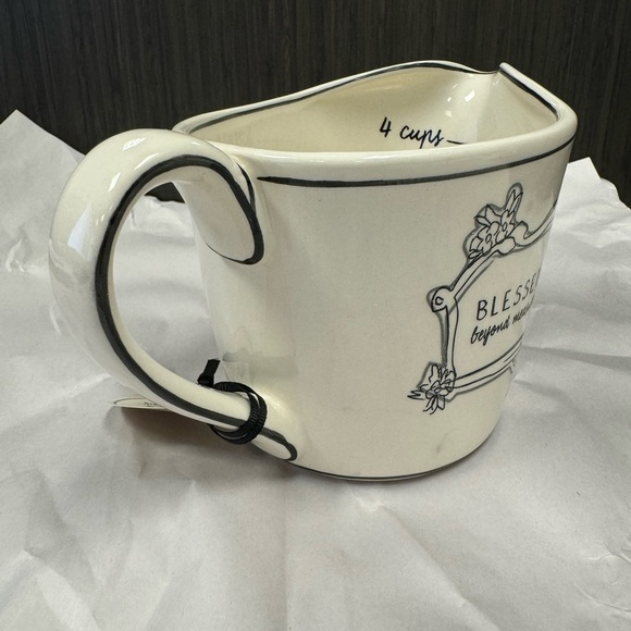 Katie Mandy Measuring Cup - Picture 5 of 11
